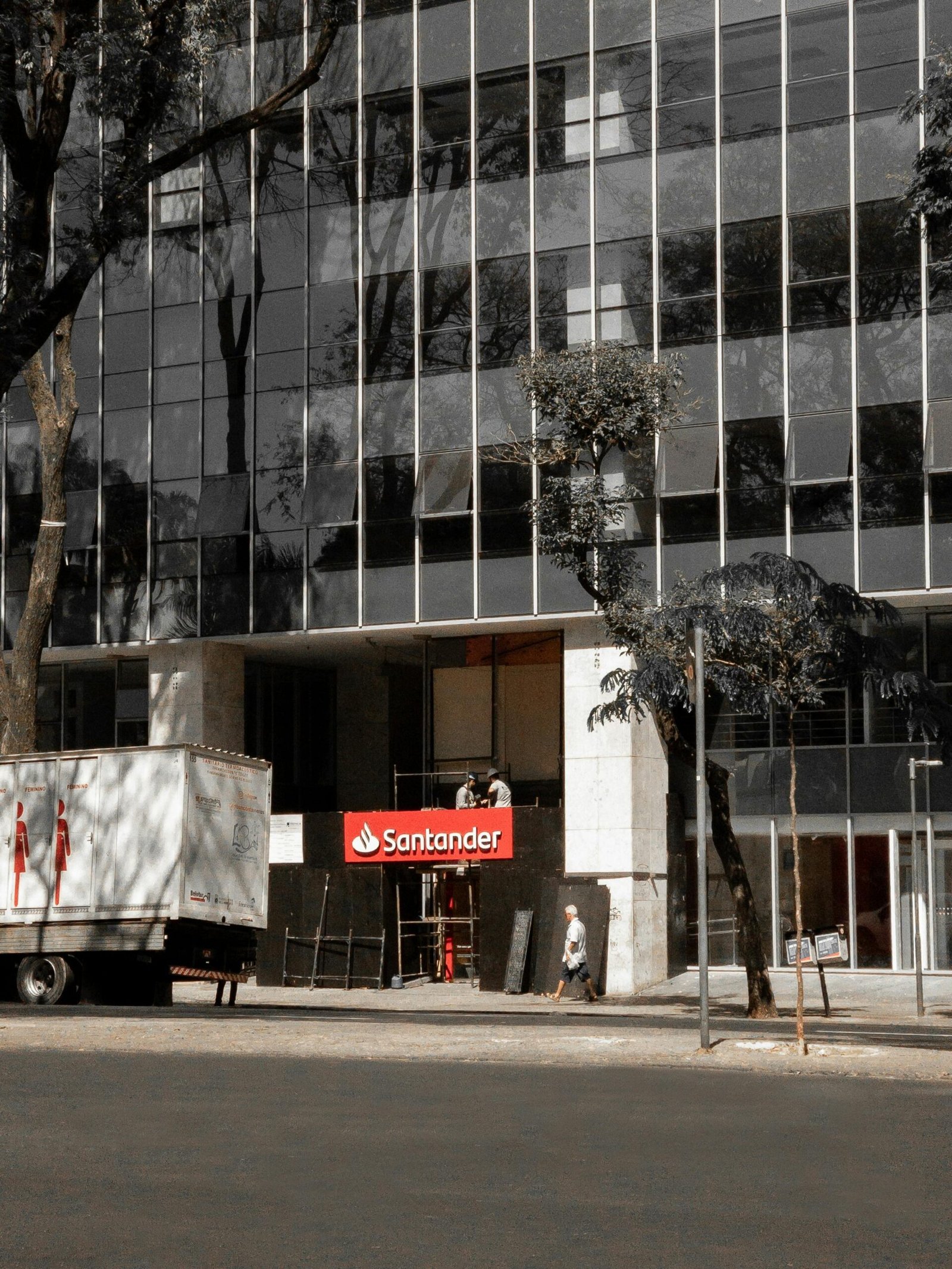 An image of the exterior of a Santander bank branch in Wroclaw, representing a financial institution where students can open an account to manage their Wroclaw on a Budget.