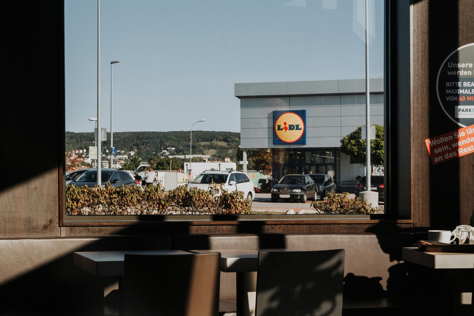 A picture of the exterior of a Lidl supermarket in Wroclaw, a key location for students to do their grocery shopping and maintain their Wroclaw on a Budget lifestyle.
